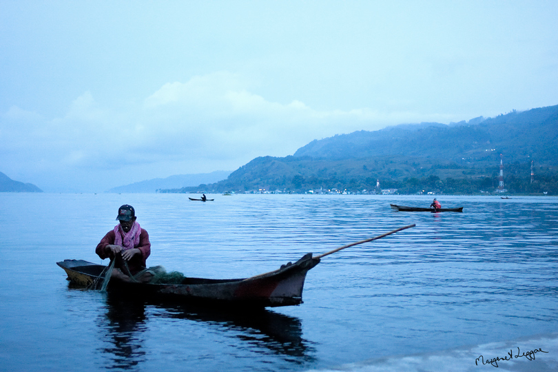 fisherman,-Lake-Tabo2008_3630.jpg