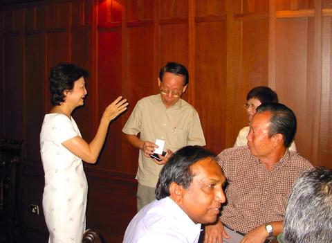 Leng Kuan and Gang, 2004